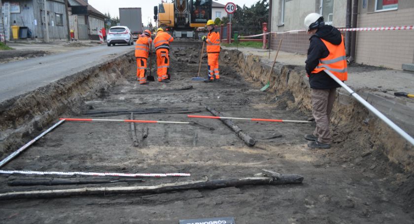 W trakcie robót odkryli starą drogę