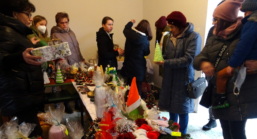 Sprzedawali ozdoby, aby pomóc dzieciom z Ukrainy - zdjęcia