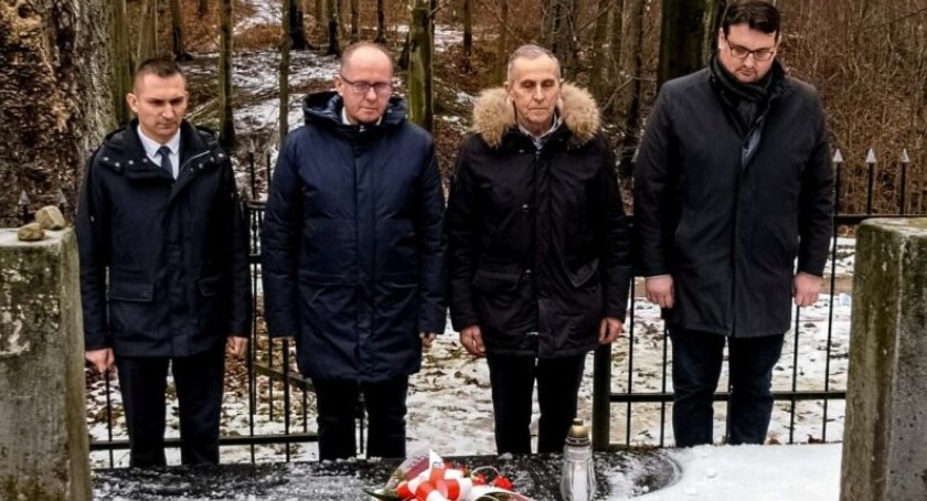 Odnowią zbiorową mogiłę, powstanie też ścieżka tematyczna