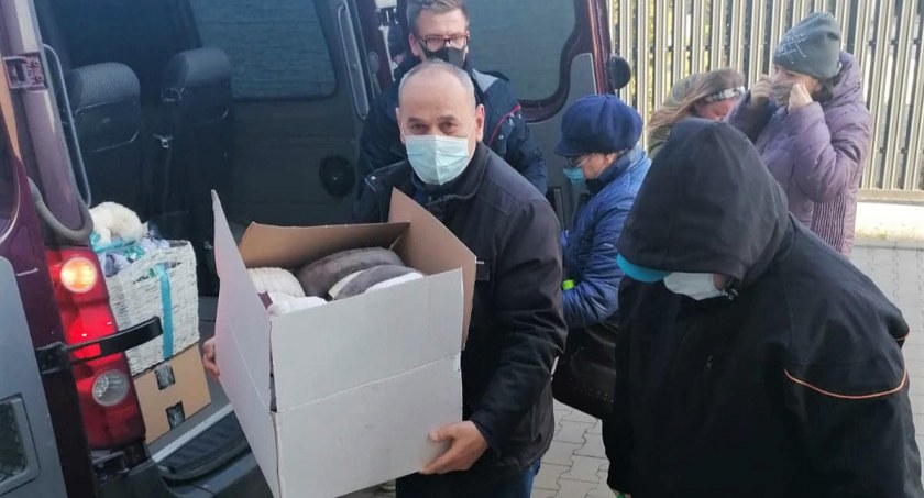 Potrzebne mleko w proszku i suchy prowiant dla dzieci 