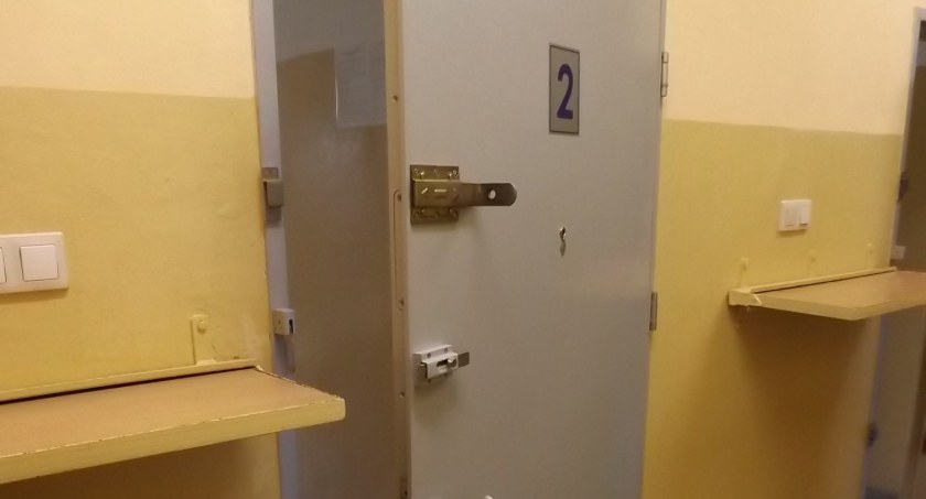 Skrytkę na narkotyki miał w garażu