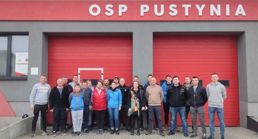 Zebrali 600 kilogramów śmieci - Firma Metkom, OSP Pustynia i Gmina Dębica w akcji Sprzątania Świata w Pustyni