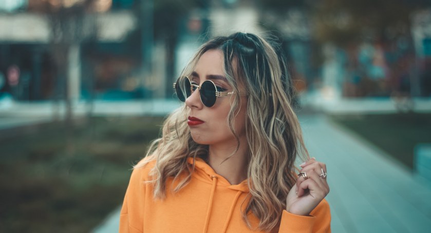Garderoba kapsułowa - jak ją skompletować i co musi się w niej znaleźć?