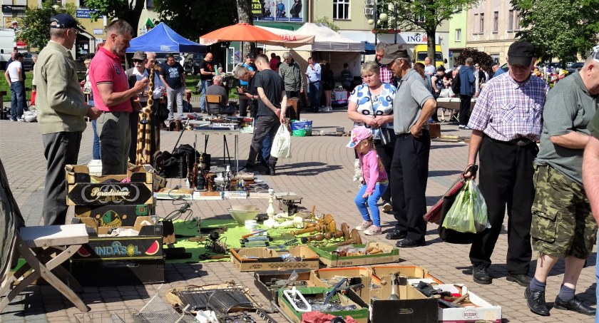 Kupisz tam stary zegar, oscypki i Biblię z 1820 roku - zdjęcia