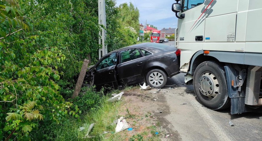 Jechała wprost pod ciężarówkę.