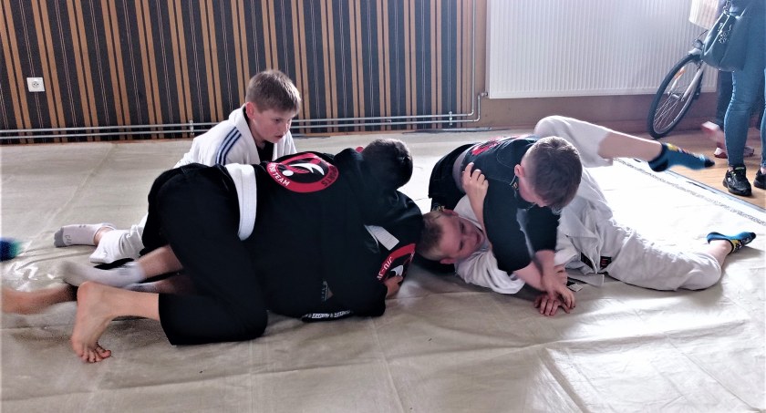 Zawodnicy FightSport Dębica pokazali jak trenują i walczą - film