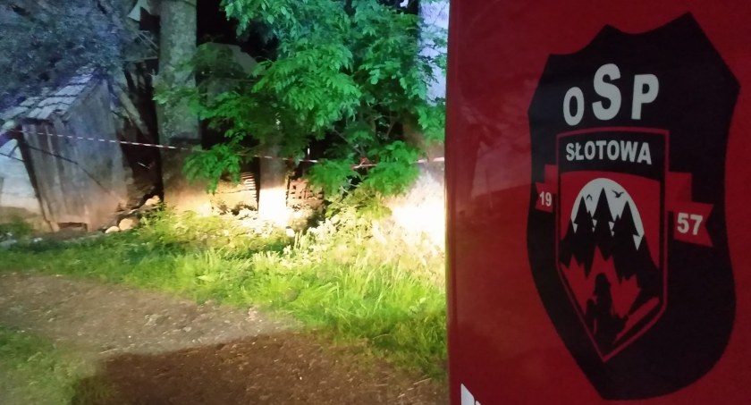 Dwóch mężczyzn w szpitalu po upadku z wysokości