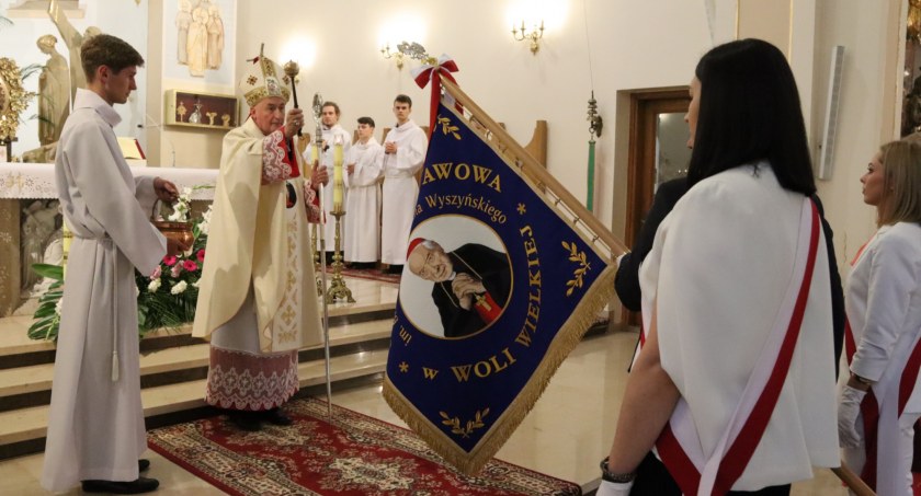 Szkoła z patronem i sztandarem