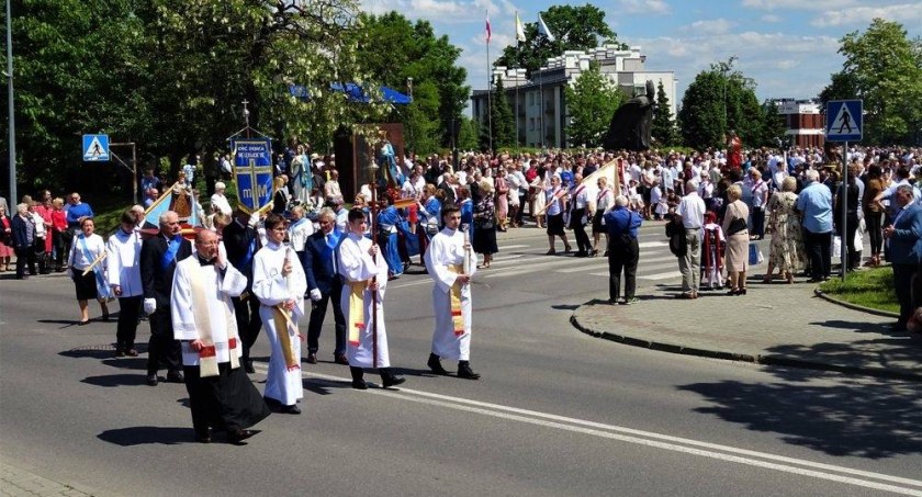 Ulicami przejdą uczestnicy procesji. Będą utrudnienia w ruchu