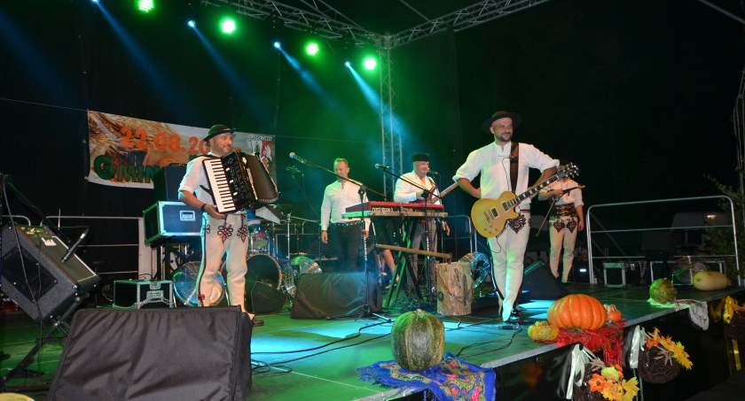 Zakończą zabawą z DJ-em
