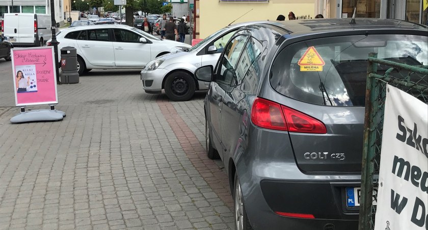 Parkowanie na Kolejowej