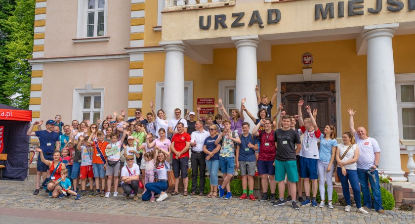 W czasie przenosili się za pomocą wehikułu - zdjęcia