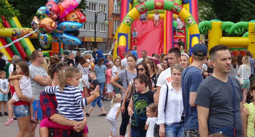 Rozpoczęcie wakacji na Rynku, a piknik w parku