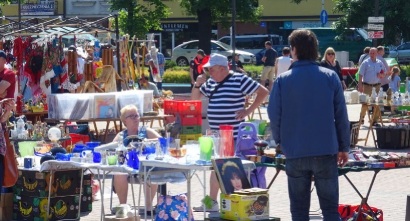 Kupisz starą porcelanę  i regionalny chleb