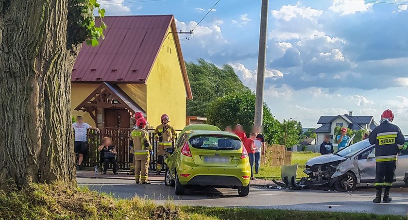 Kierująca fordem zjechała na przeciwległy pas
