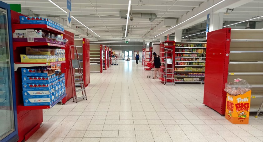 W Carrefourze puste półki! W poniedziałek zamykają