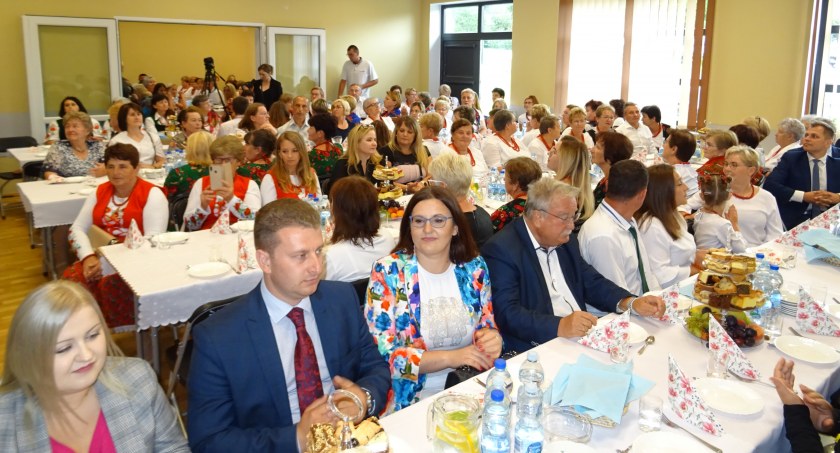 W Zawadzie impreza na czterdzieści kół - zdjęcia