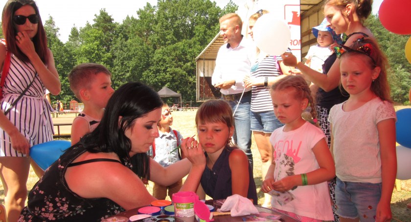 Piknik rodzinny w Żdżarach z fotobudką i karkówką