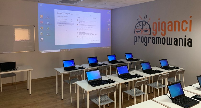 Wrzesień pod znakiem programowania i bezpieczeństwa w sieci