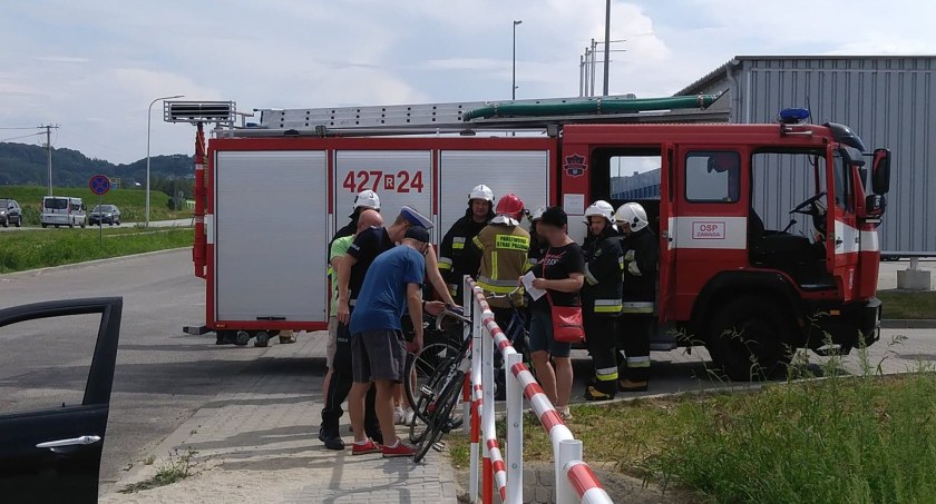 Samochód potrącił rowerzystę