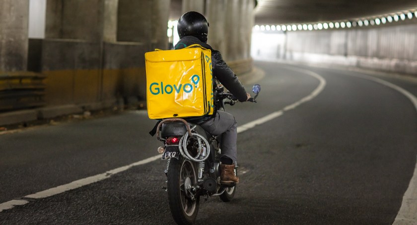 Jedzenie i zakupy z dostawą do biura czy domu, także w Dębicy – wszystko dzięki Glovo!