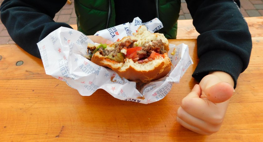 Zlot Żarciowozów: najlepiej sprzedają się burgery - zdjęcia