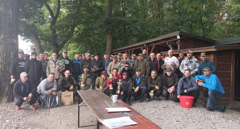 Łowili karpie, karasie, płocie, klenie i okonie