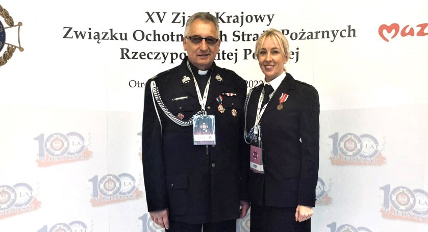 Agnieszka Żurek i ks. Józef Jasiurkowski odznaczeni