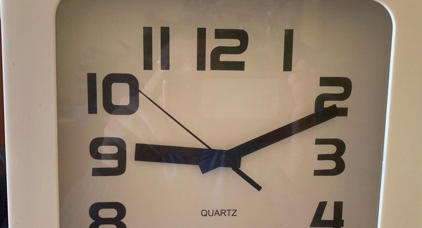 Zmiana czasu na zimowy, w niedzielę śpimy dłużej o godzinę