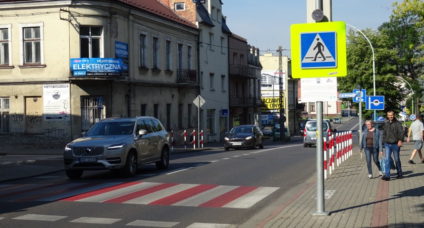 Powiatowe ławki będą trudne do zniszczenia