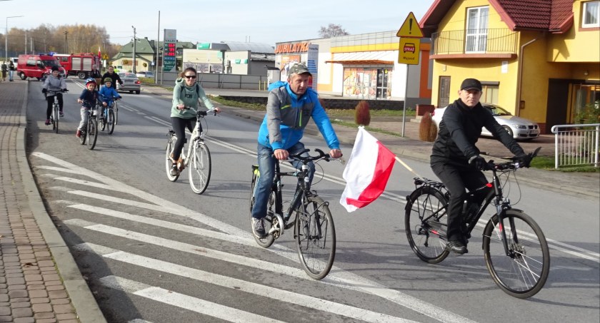 Niepodległościowy Rajd Rowerowy wyruszył z Czarnej - zdjęcia