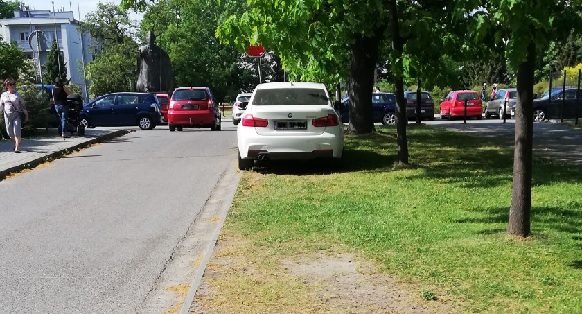 Słupków tam nie postawią, ale mandat się należy