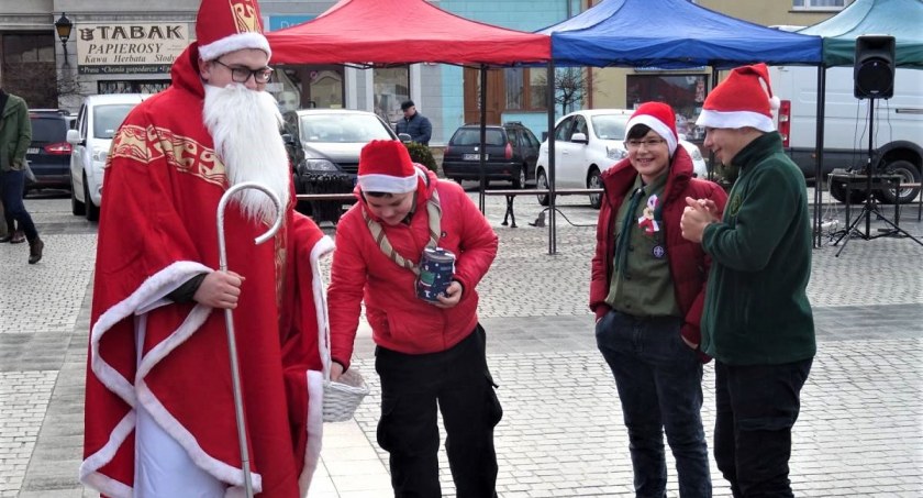 Mikołaj najpierw przyjedzie na Rynek, a potem na halę