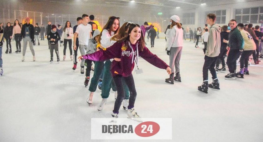 Do zabawy przygrywał będzie DJ SID
