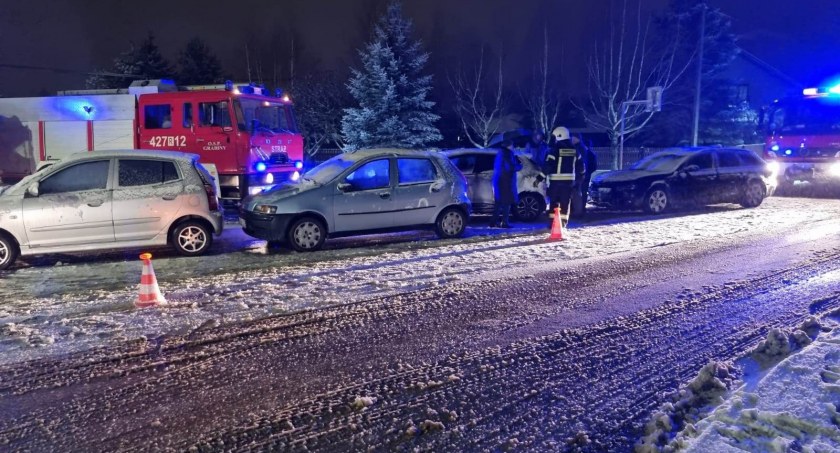 Efekt domina na śliskiej drodze. Kobieta w szpitalu