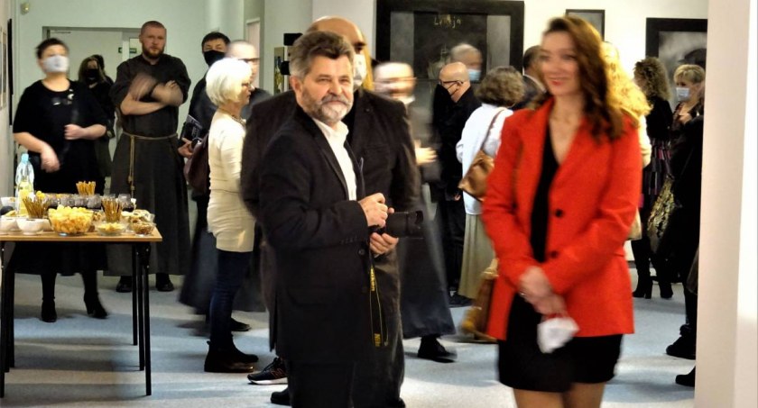 Wystawa środowiskowa : na jej wernisażu wypada być