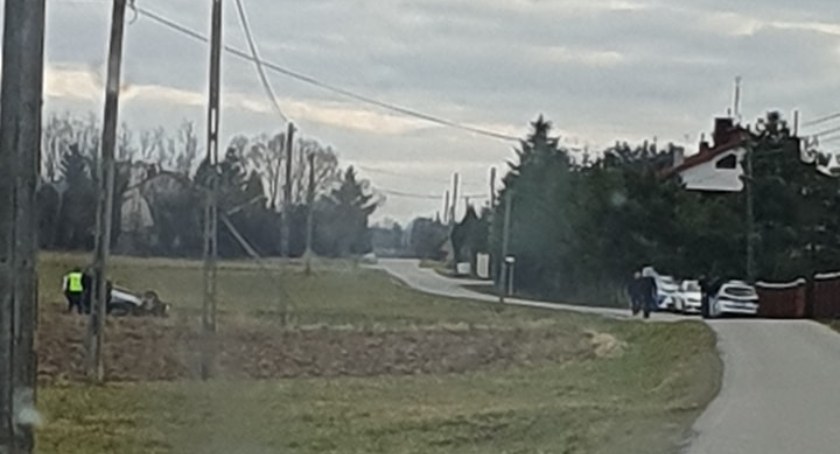 Kierowca naćpany, pasażerka z narkotykami. Uciekali po kradzieży 