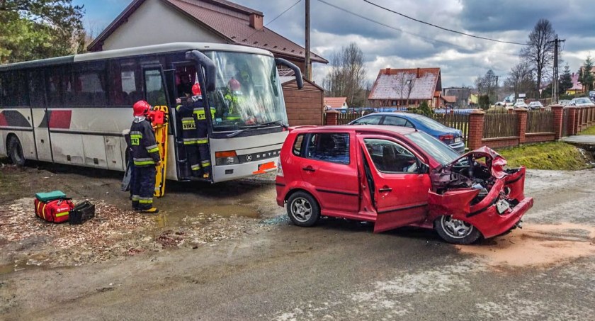 Wypadek w Kamienicy Górnej. W szpitalu dwójka dzieci
