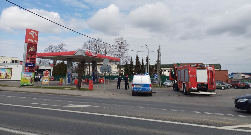 Nie odpięła węża i ruszyła