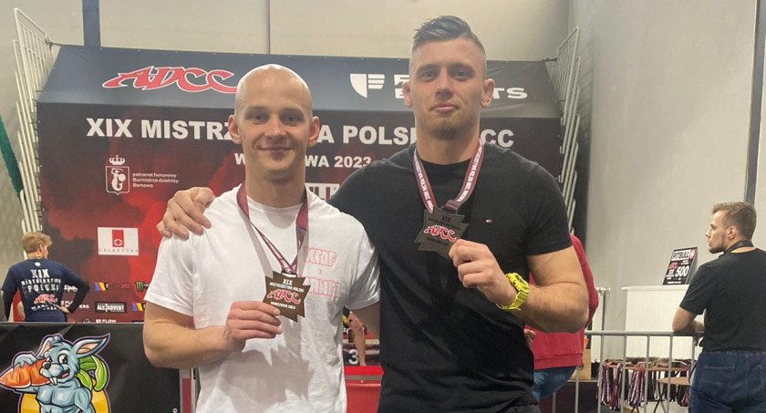 Marcin Blezień i Aleksander Drobot z medalami