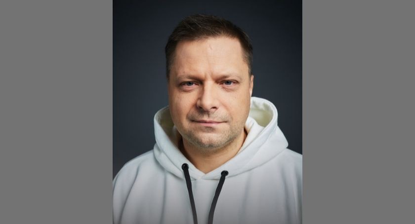 Marek Sekielski w Bibliotece Miejskiej w Mrągowie