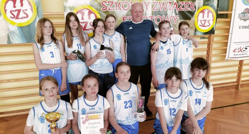 Uczennice Szkoły Podstawowej nr 1 w Mrągowie czwartą drużyną koszykarską w województwie