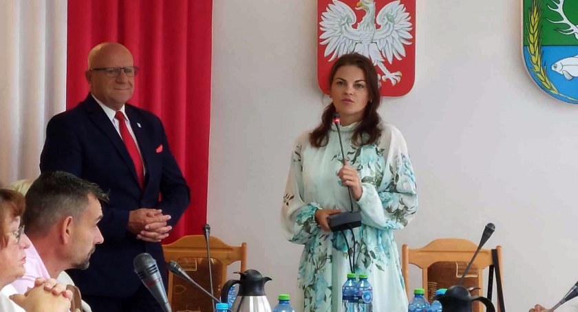 Jednoznacznie pozytywna ocena pracy starosty i wójtów gmin, burmistrz Mrągowa znów na krawędzi poparcia