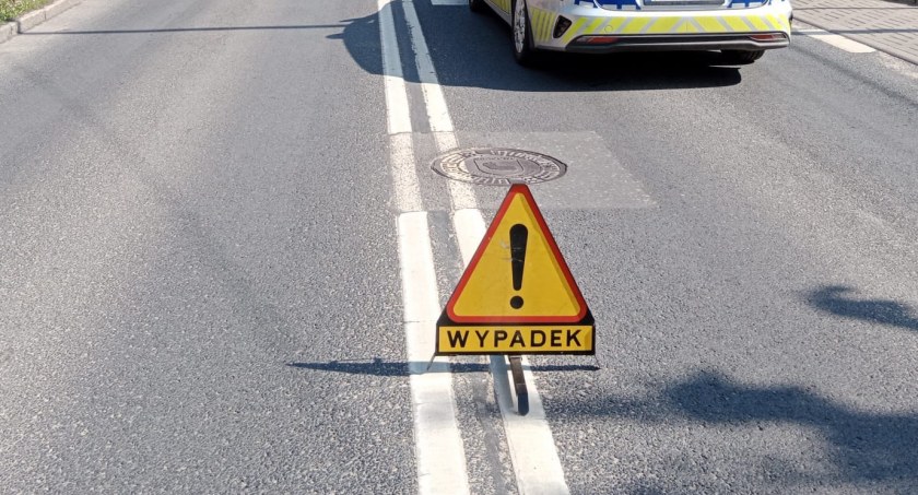 Zderzenie dwóch aut w Starych Kiełbonkach - potrzebny był śmigłowiec LPR