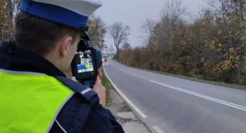Sorkwity: 22-latka straciła prawo jazdy i kilka tysięcy złotych