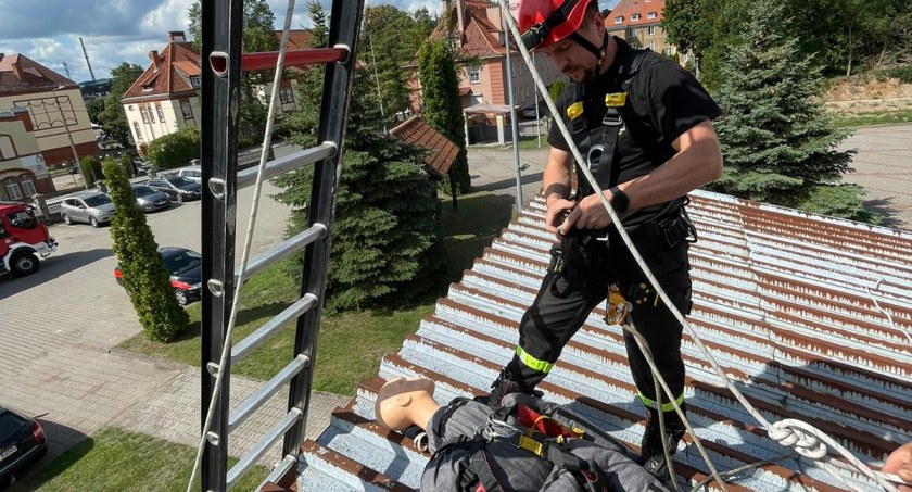 Strażacy z Mrągowa szkolili się z ratownictwa wysokościowego