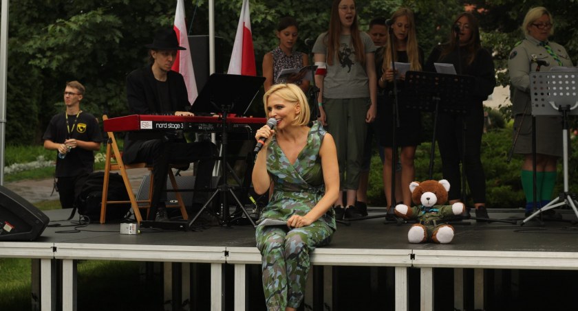Harcerze Hufca ZHP w Mrągowie zaśpiewają w rocznicę Powstania Warszawskiego