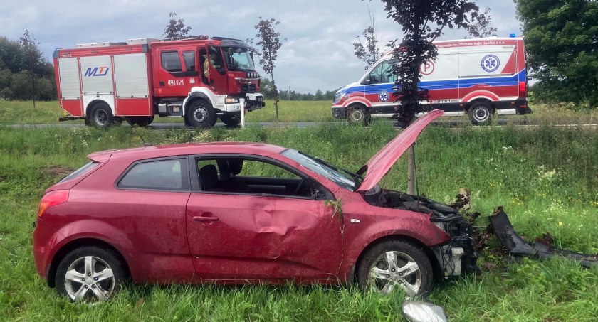 Zbyt szybka jazda powodem dachowania w Baranowie?