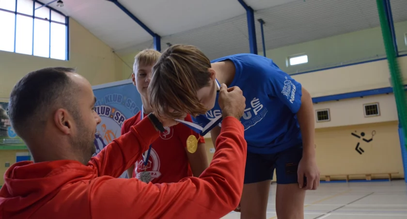 I Halowe Zawody Lekkoatletyczne dla Dzieci - Mikołajki 2023
