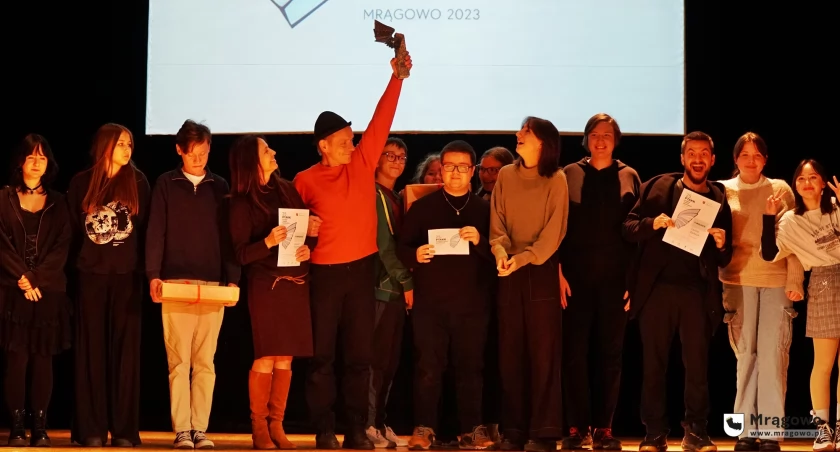 Teatr Użyteczny ze statuetką mrągowskiego PTAKK-a!
